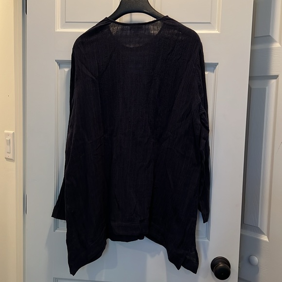 Top - Picture 2 of 6